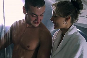 美女裸体x爆乳网站
